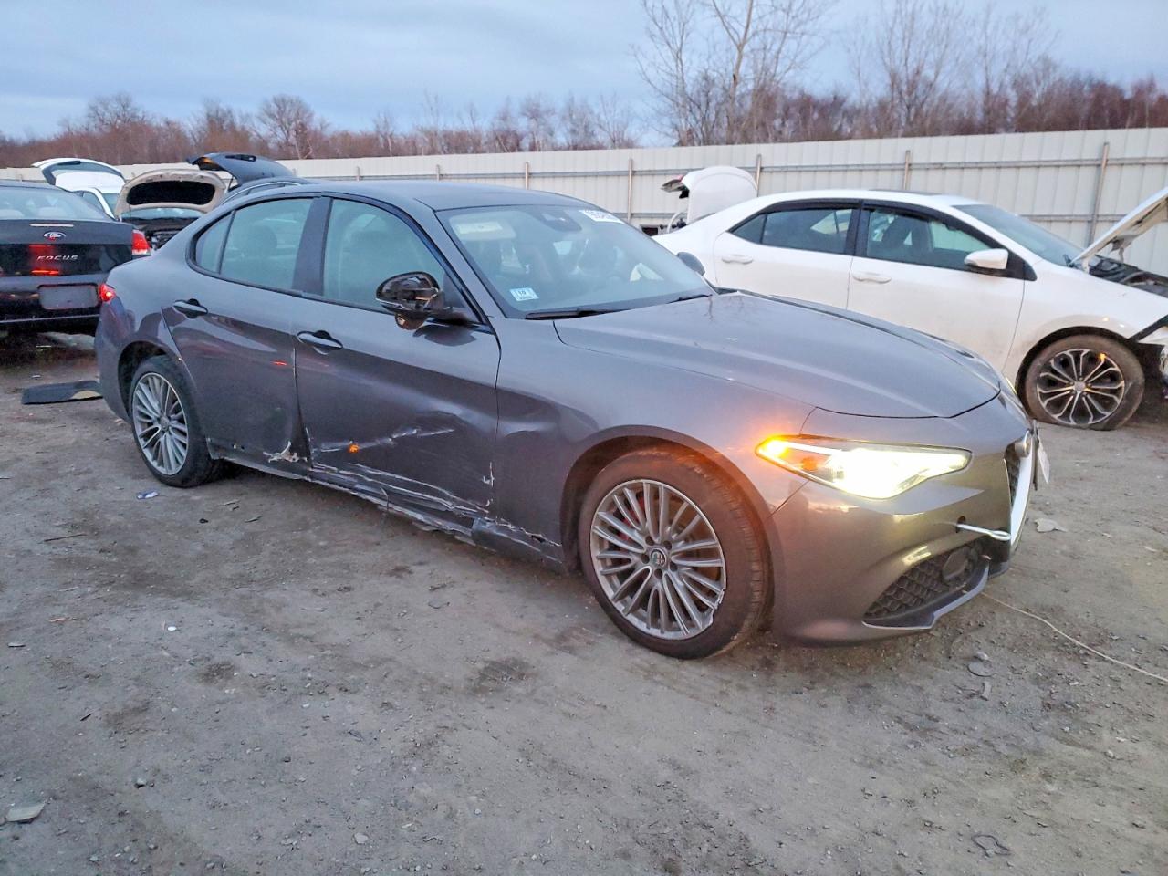 2017 ALFA ROMEO GIULIA TI Q4 photo 4