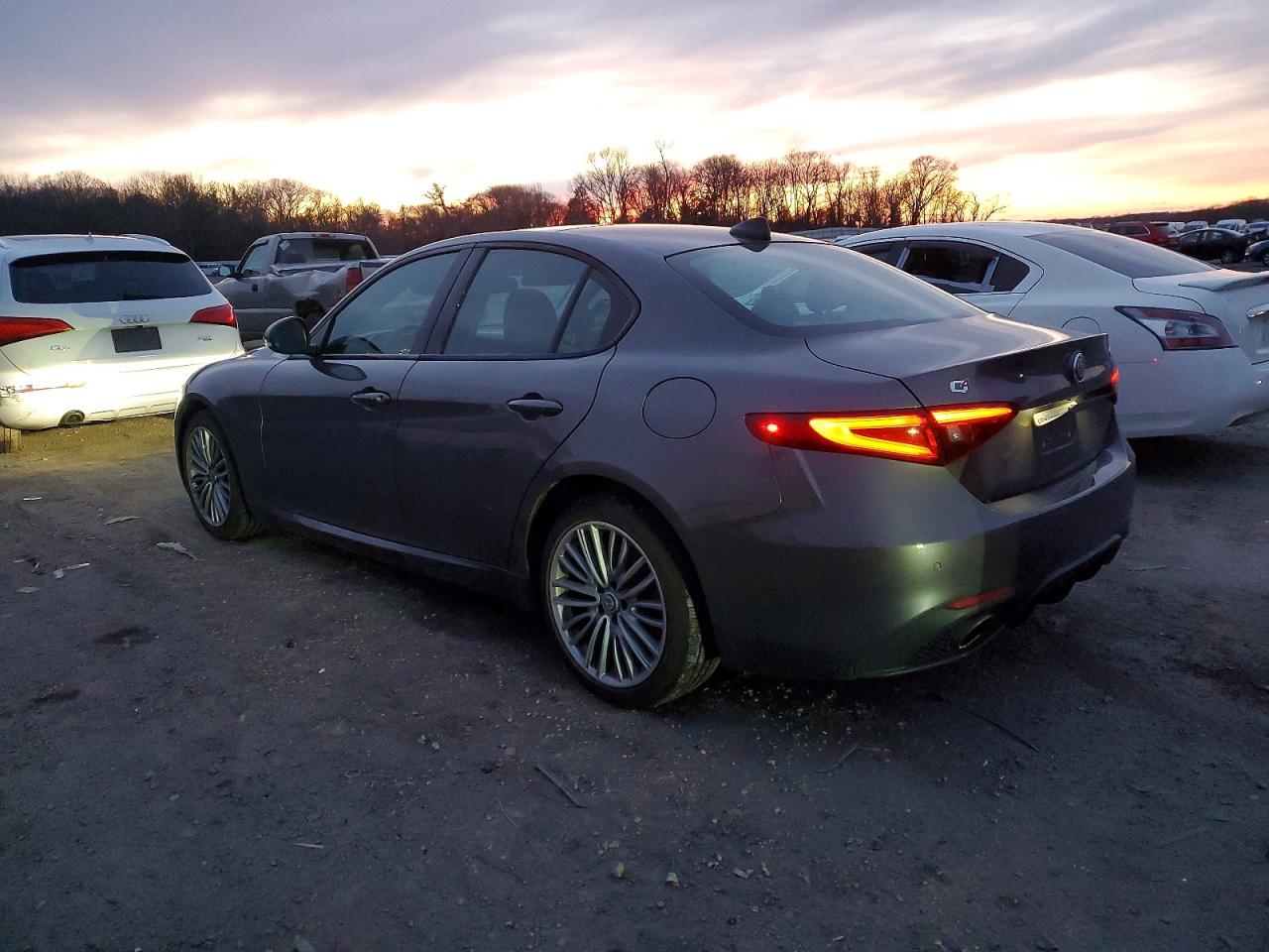 2017 ALFA ROMEO GIULIA TI Q4 photo 2