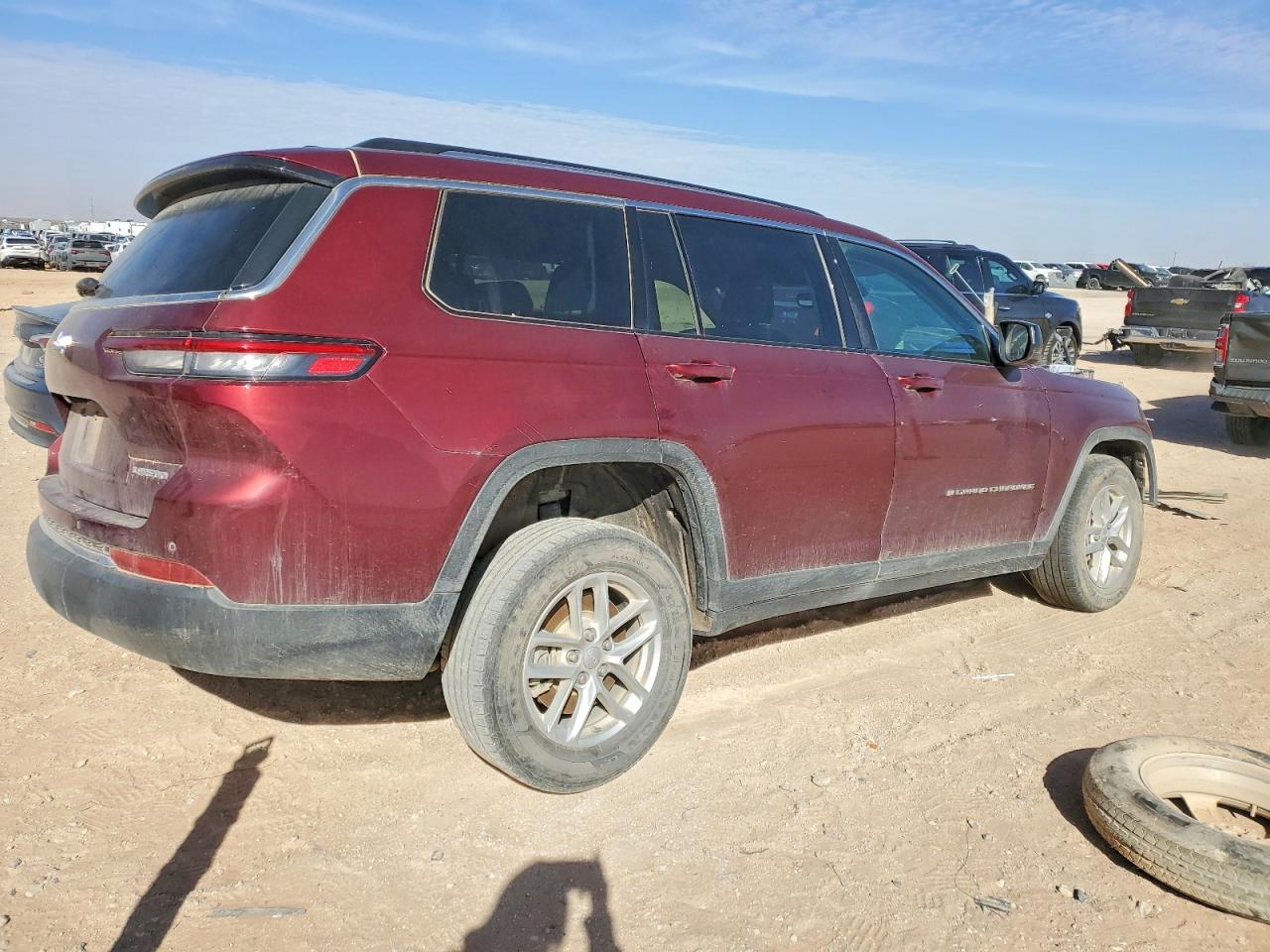 2024 JEEP GRAND CHEROKEE L LAREDO photo 3