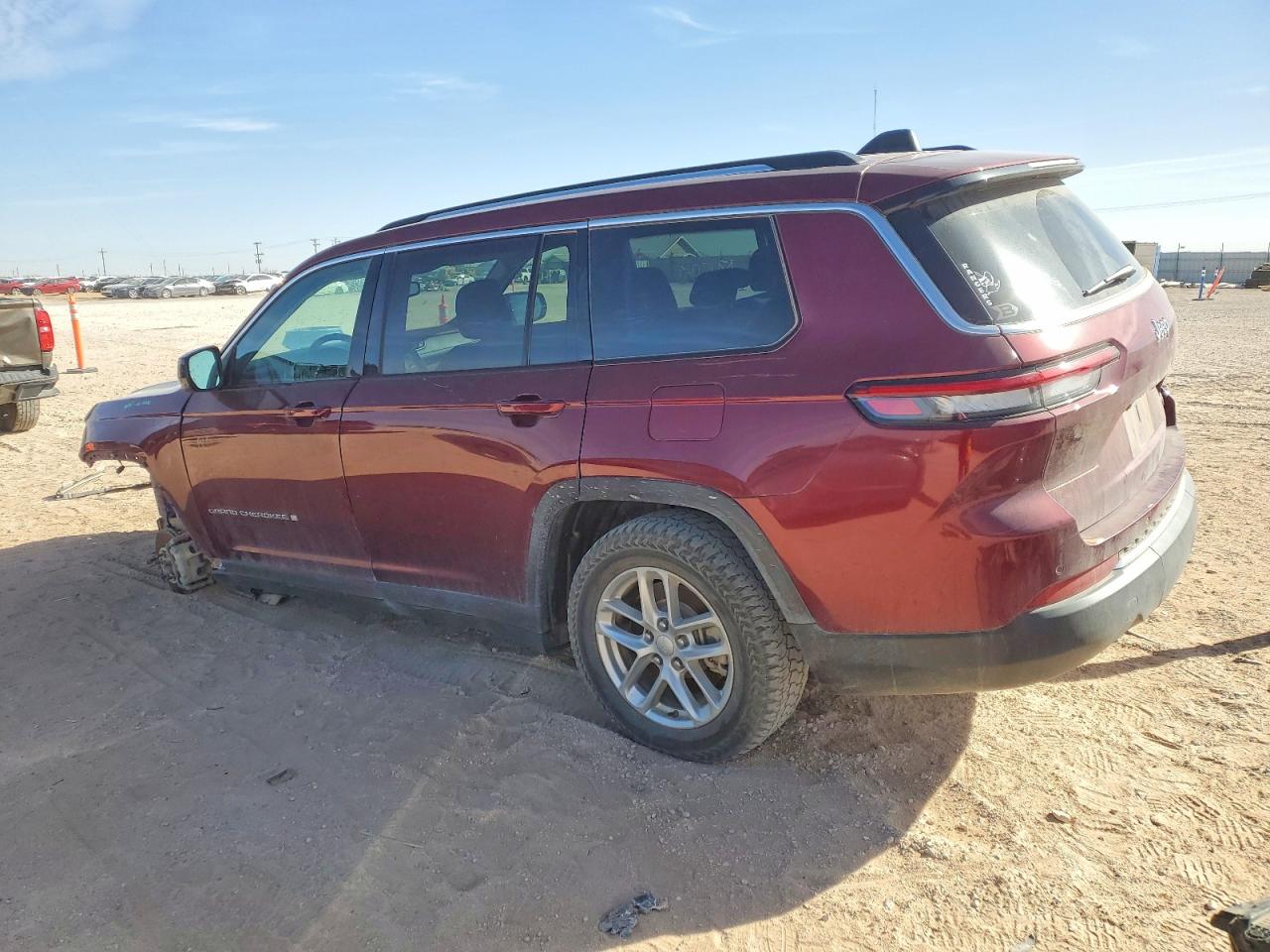 2024 JEEP GRAND CHEROKEE L LAREDO photo 2
