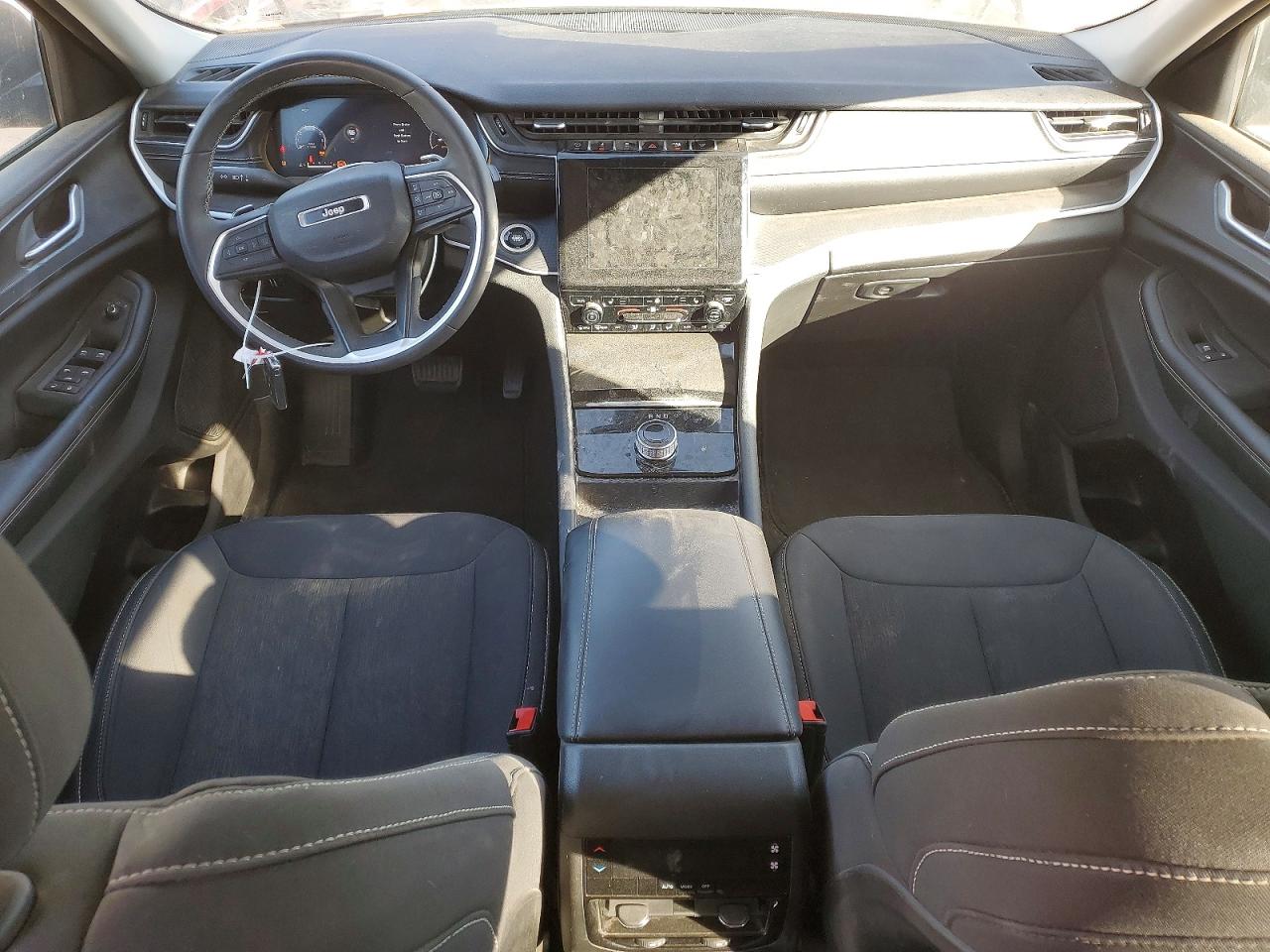 2024 JEEP GRAND CHEROKEE L LAREDO photo 8