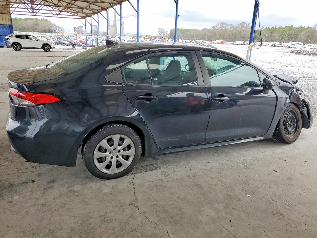 2021 TOYOTA COROLLA LE photo 3