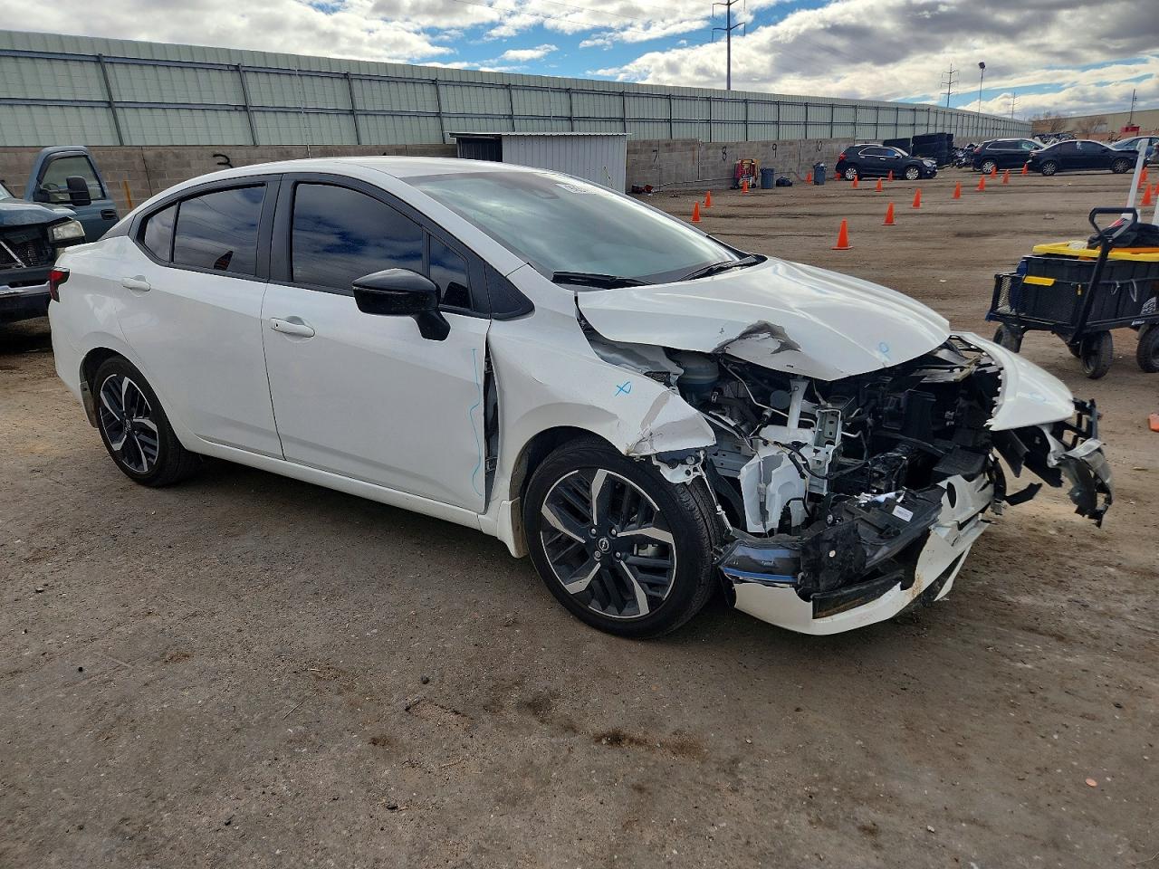 2025 NISSAN VERSA SR photo 4