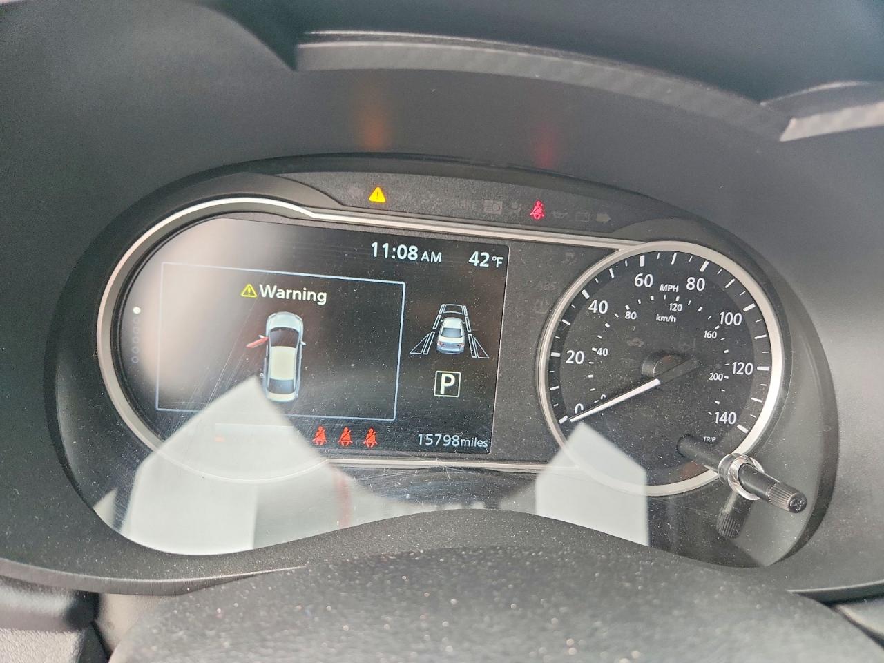 2025 NISSAN VERSA SR photo 9