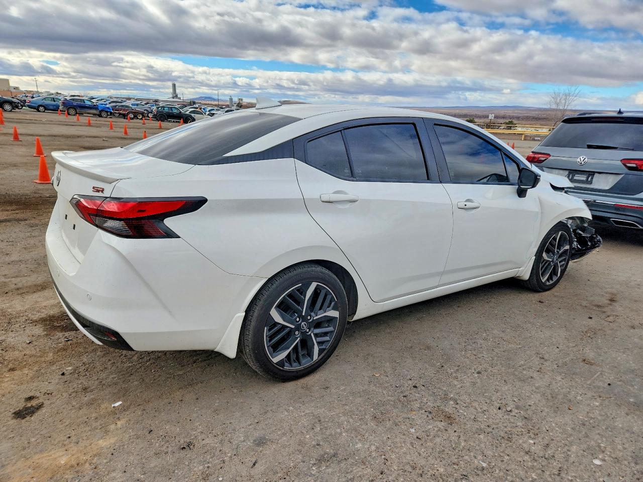 2025 NISSAN VERSA SR photo 3