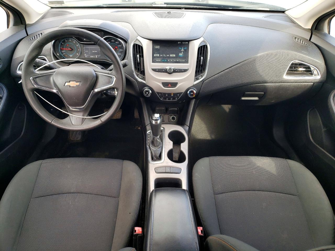 2017 CHEVROLET CRUZE LS photo 8