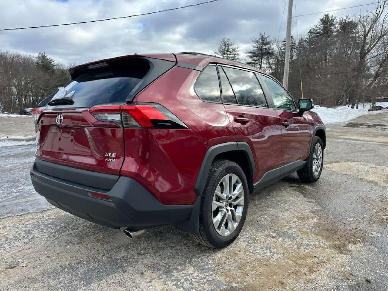 2025 TOYOTA RAV4 XLE PREMIUM photo 3