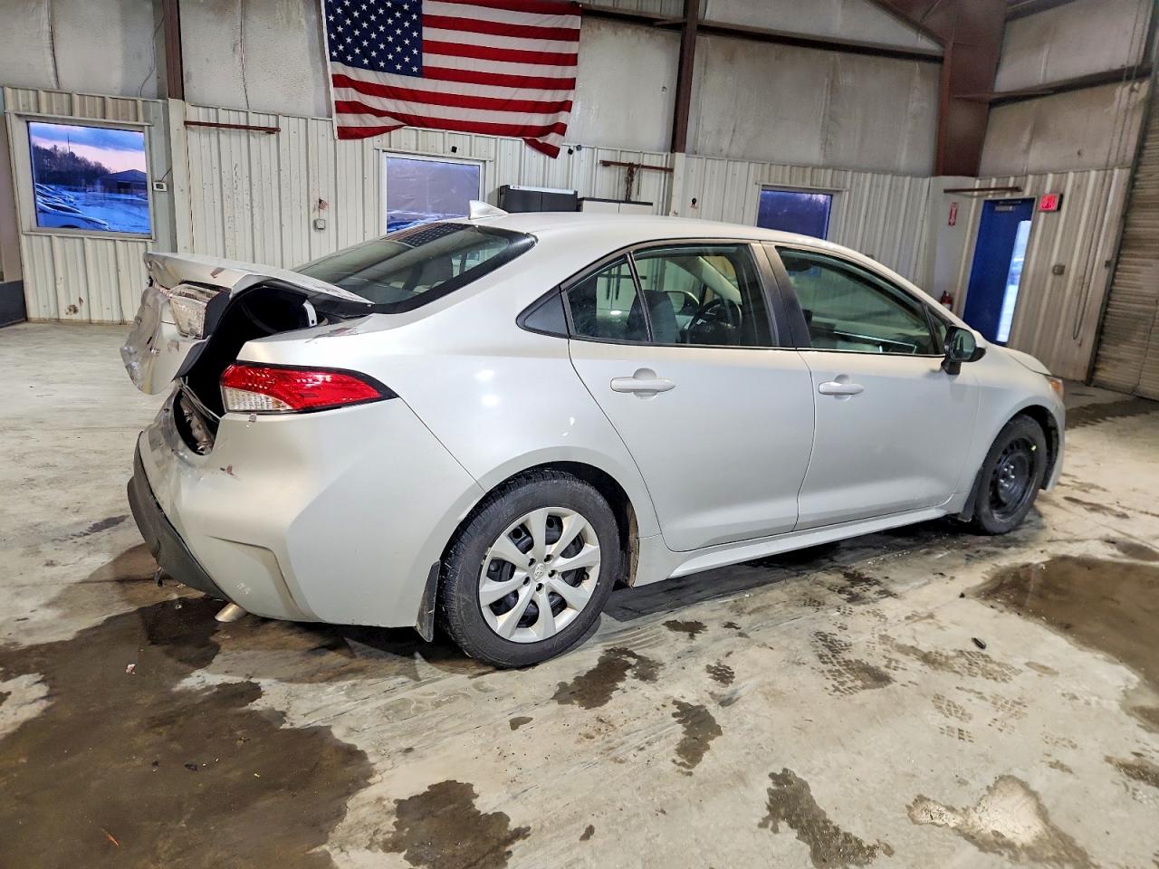 2024 TOYOTA COROLLA LE photo 3