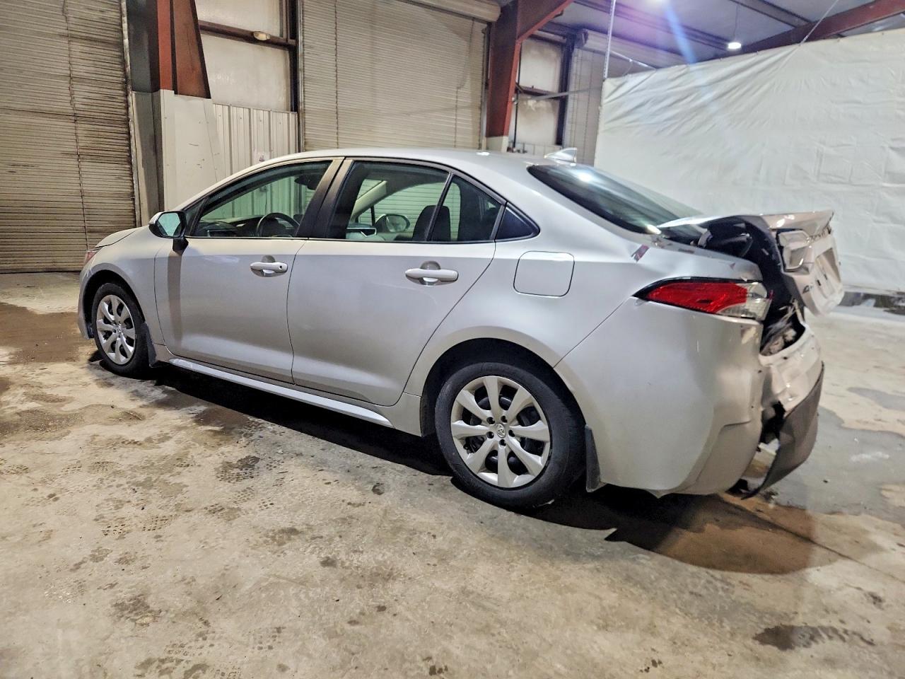 2024 TOYOTA COROLLA LE photo 2