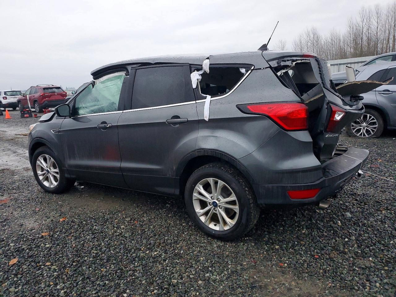 2019 FORD ESCAPE SE photo 2