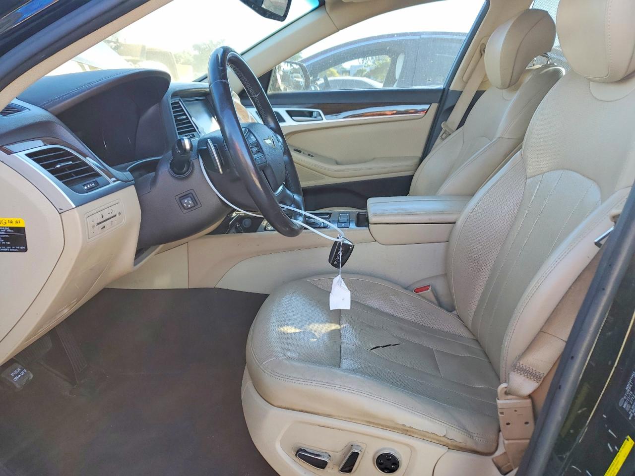 2015 HYUNDAI GENESIS 3.8L photo 7