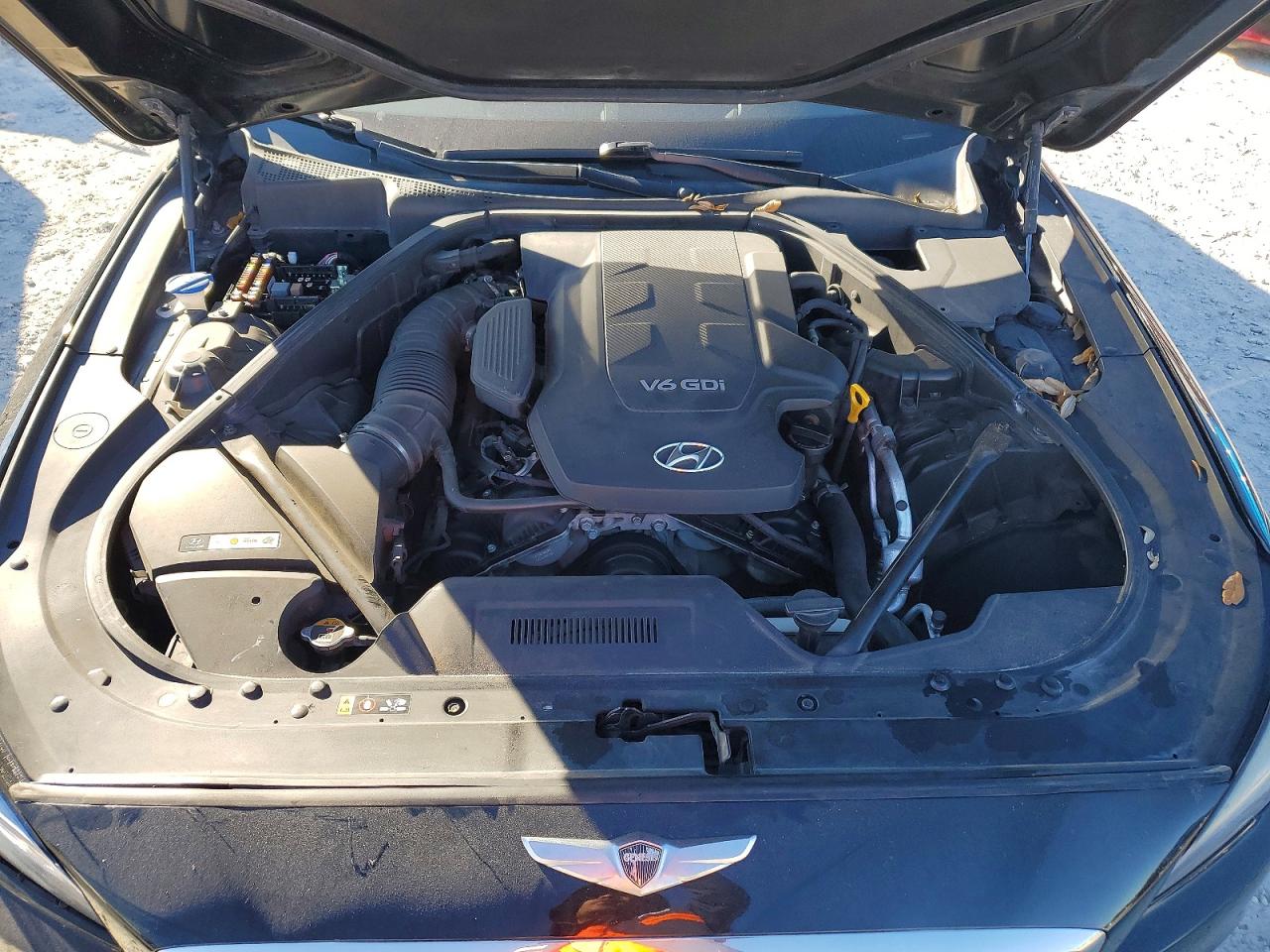 2015 HYUNDAI GENESIS 3.8L photo 11