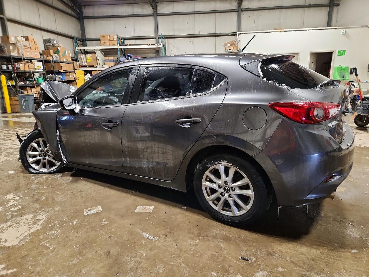 2018 MAZDA 3 TOURING photo 2