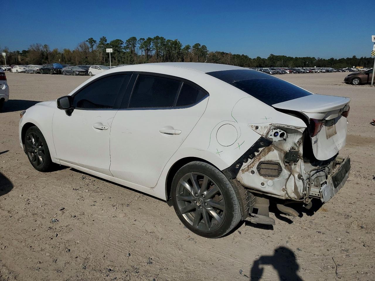 2018 MAZDA 3 TOURING photo 2
