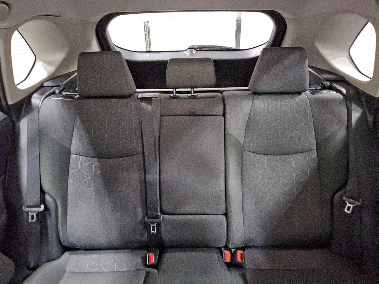 2025 TOYOTA RAV4 XLE photo 10