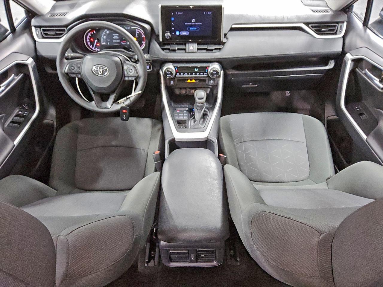 2025 TOYOTA RAV4 XLE photo 8