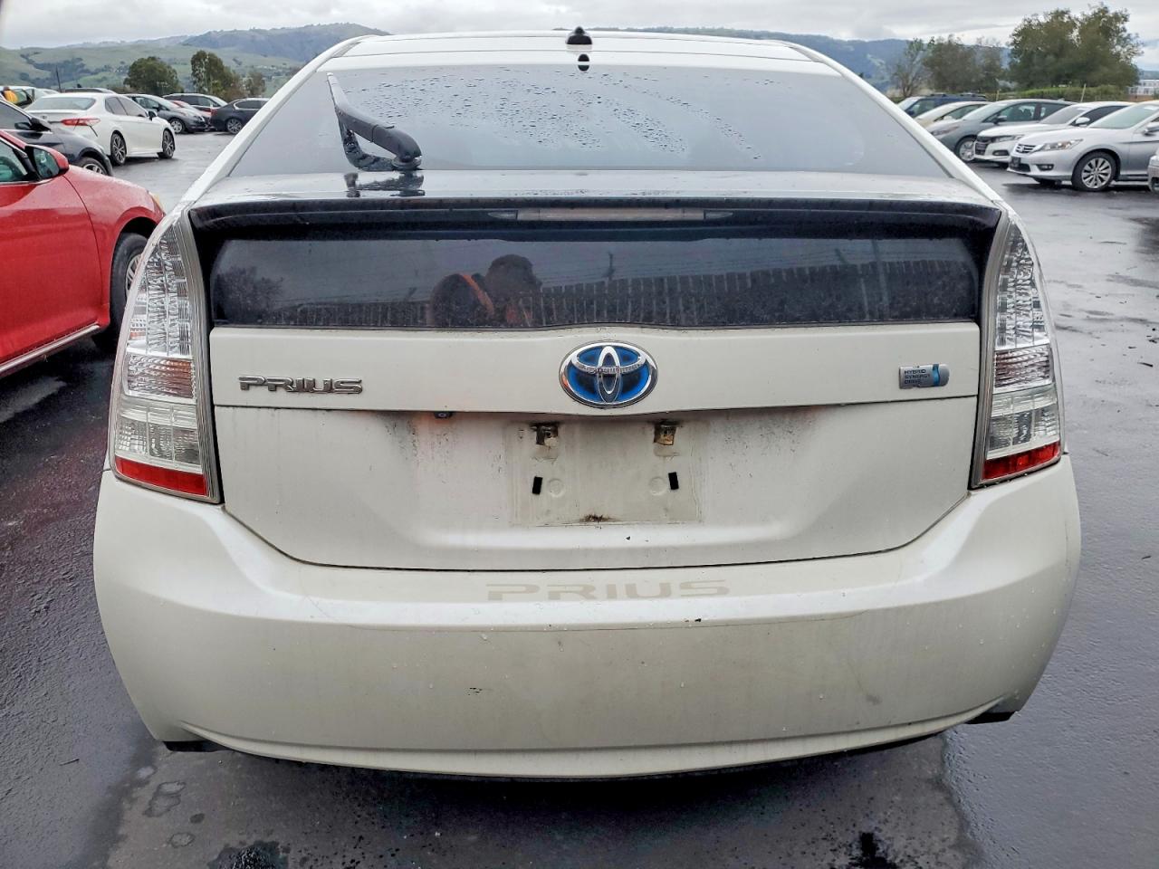 2010 TOYOTA PRIUS photo 6