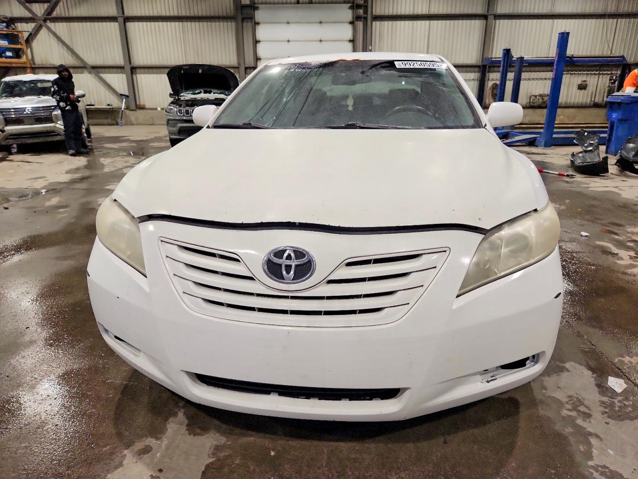 2009 TOYOTA CAMRY BASE photo 5