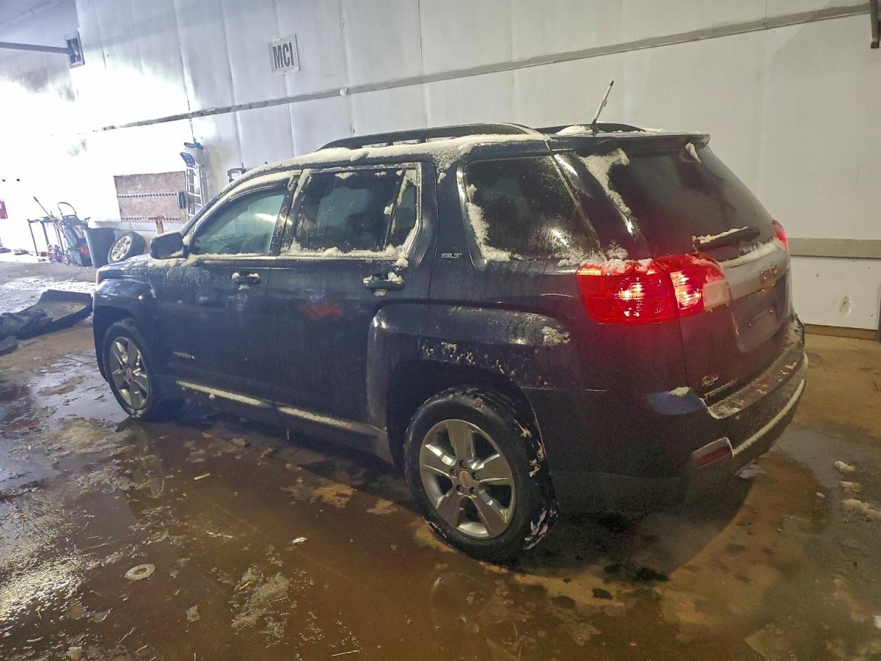 2015 GMC TERRAIN SLT photo 2