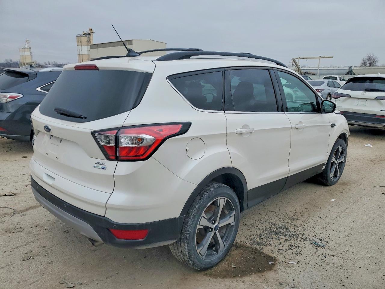 2018 FORD ESCAPE SEL photo 3