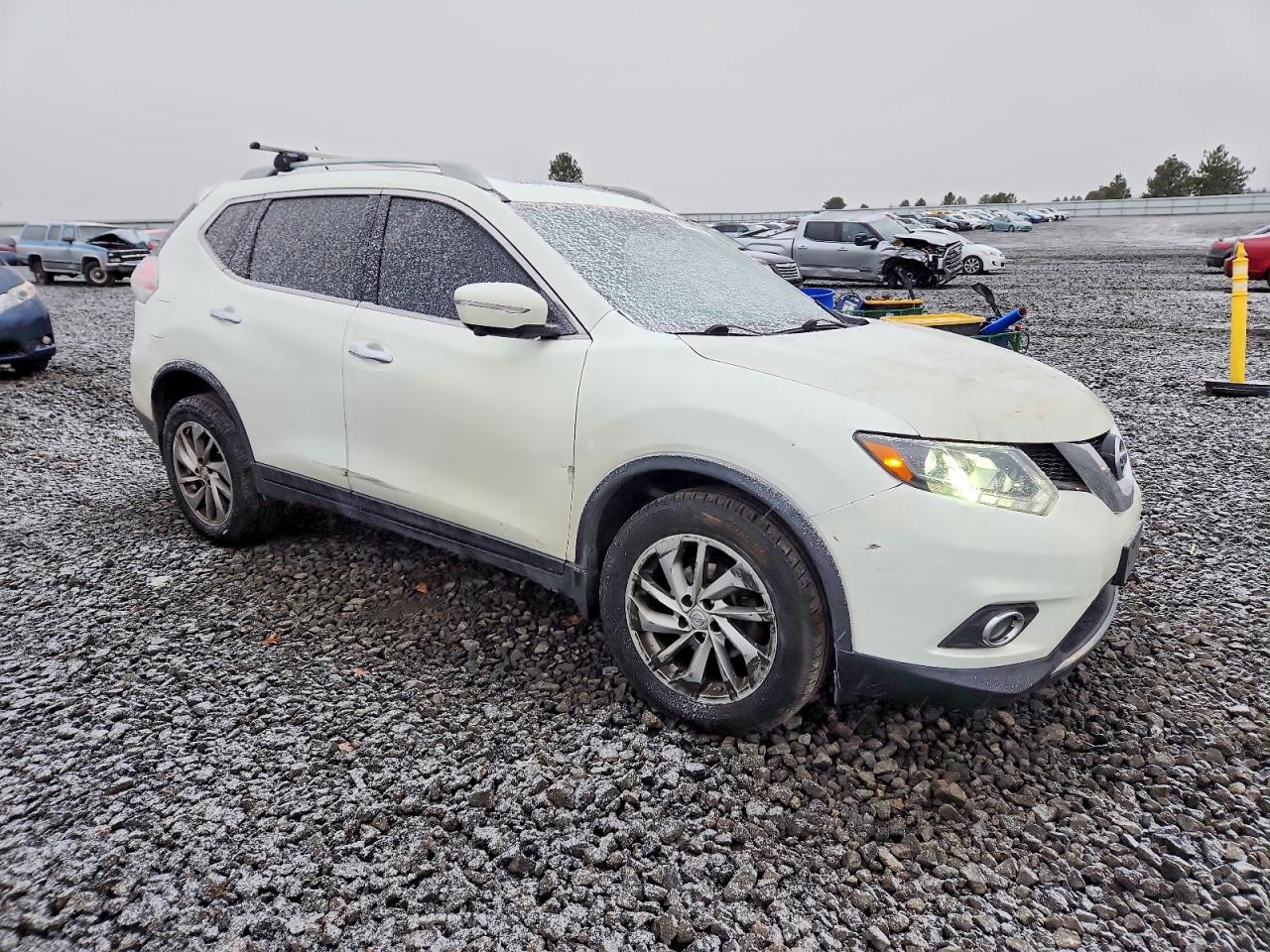 2014 NISSAN ROGUE S photo 4