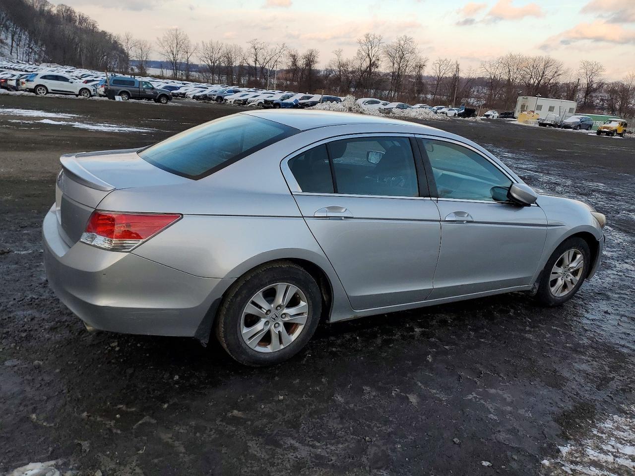2010 HONDA ACCORD LXP photo 3