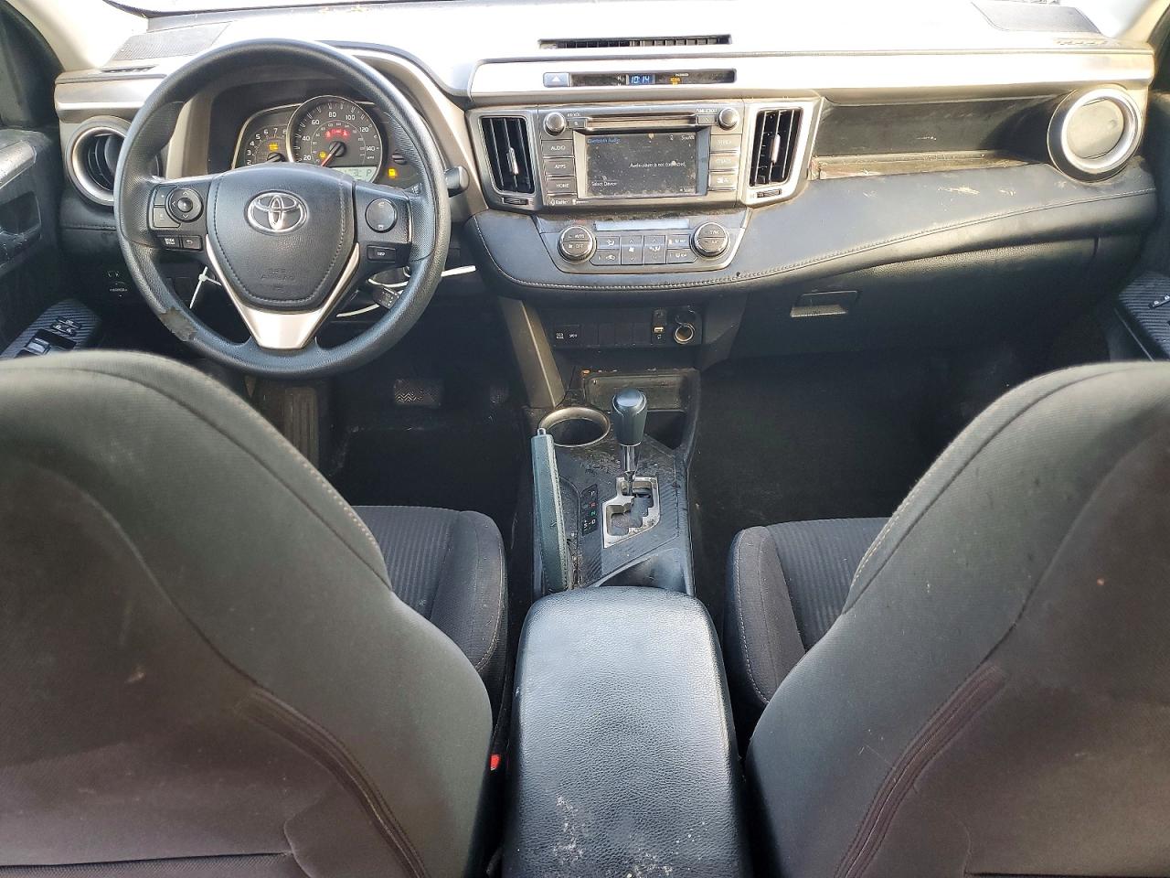 2015 TOYOTA RAV4 XLE photo 8