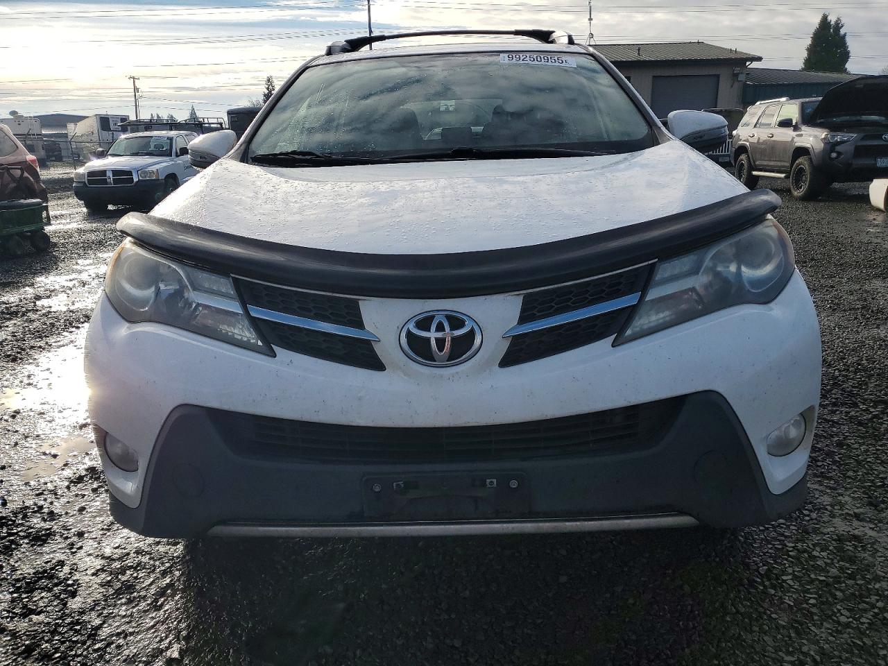2015 TOYOTA RAV4 XLE photo 5