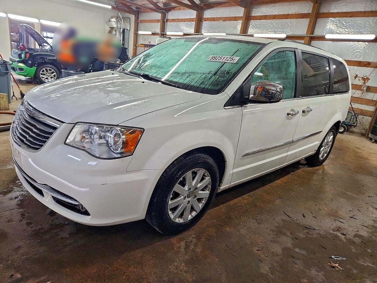 2012 CHRYSLER TOWN & COUNTRY