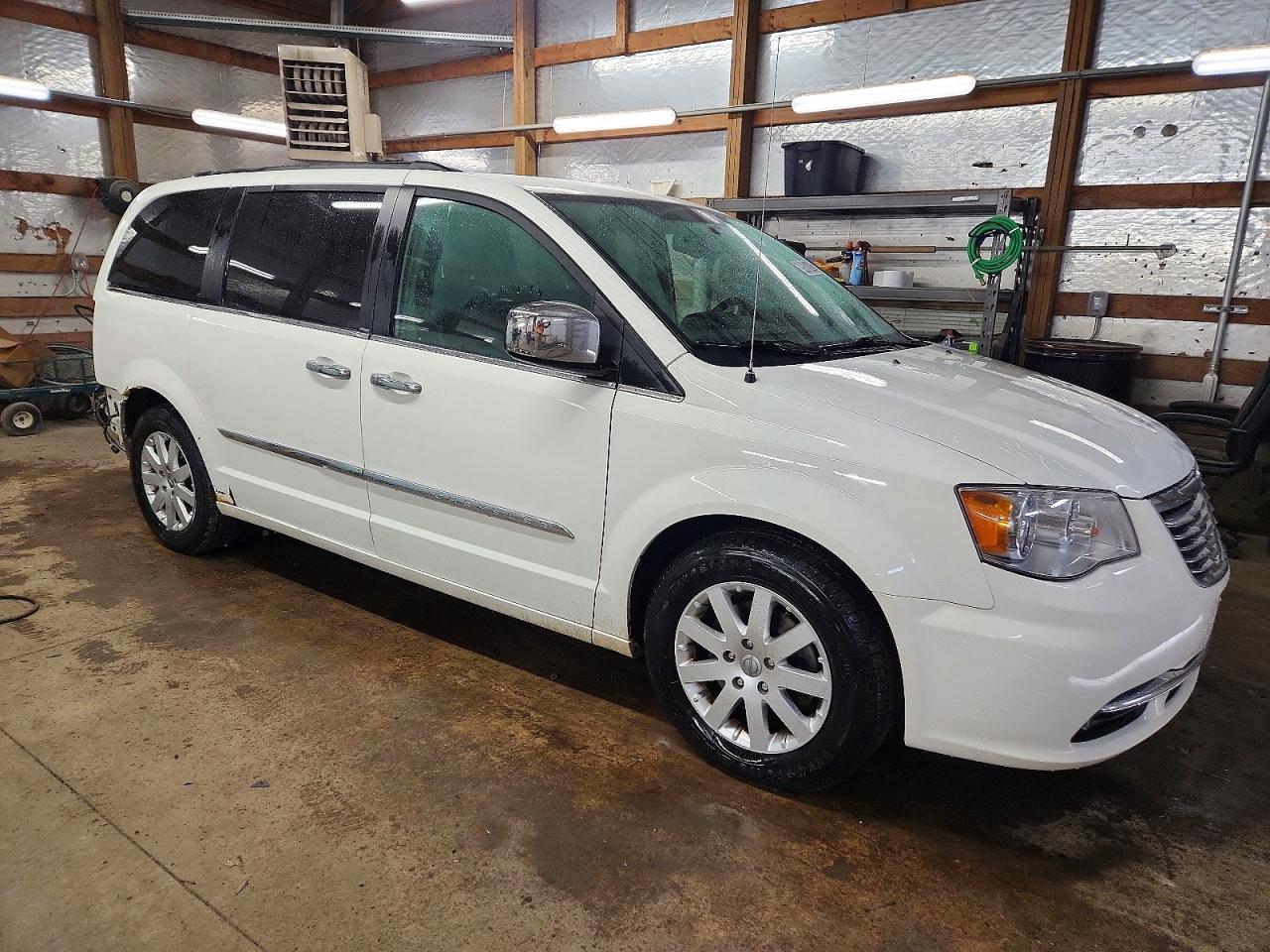 2012 CHRYSLER TOWN & COUNTRY TOURING L photo 4