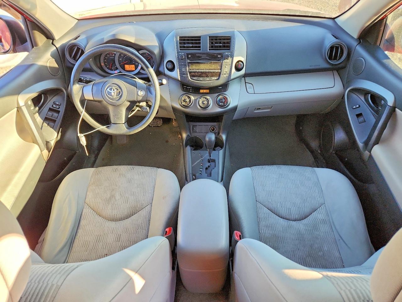 2011 TOYOTA RAV4 photo 8