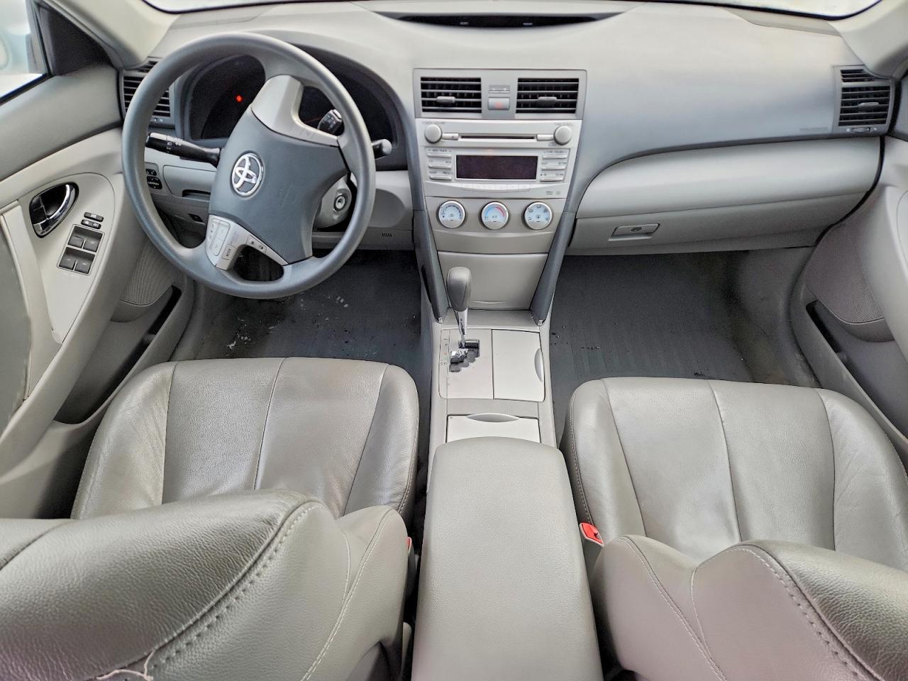 2010 TOYOTA CAMRY BASE photo 8