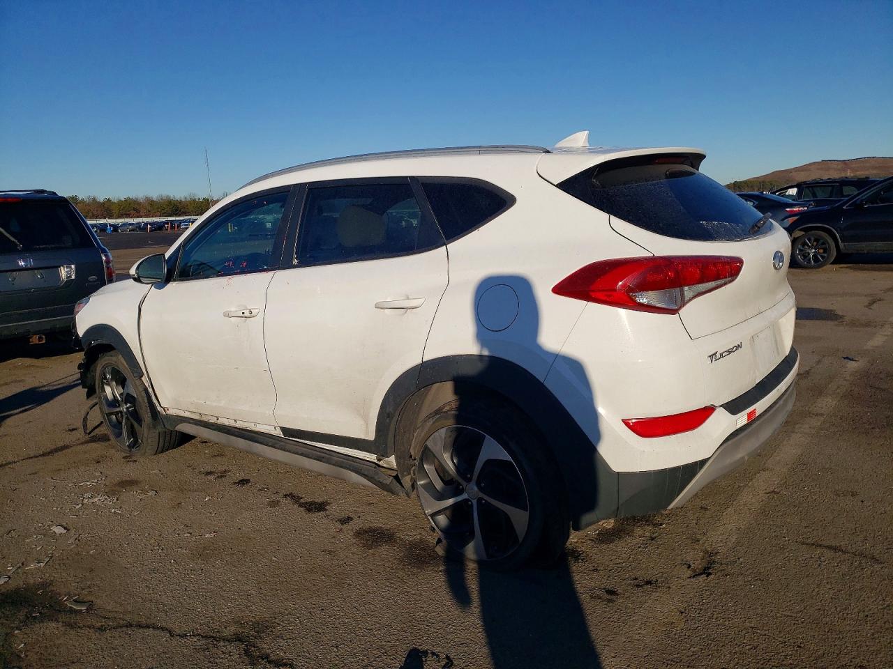 2018 HYUNDAI TUCSON SPORT photo 2