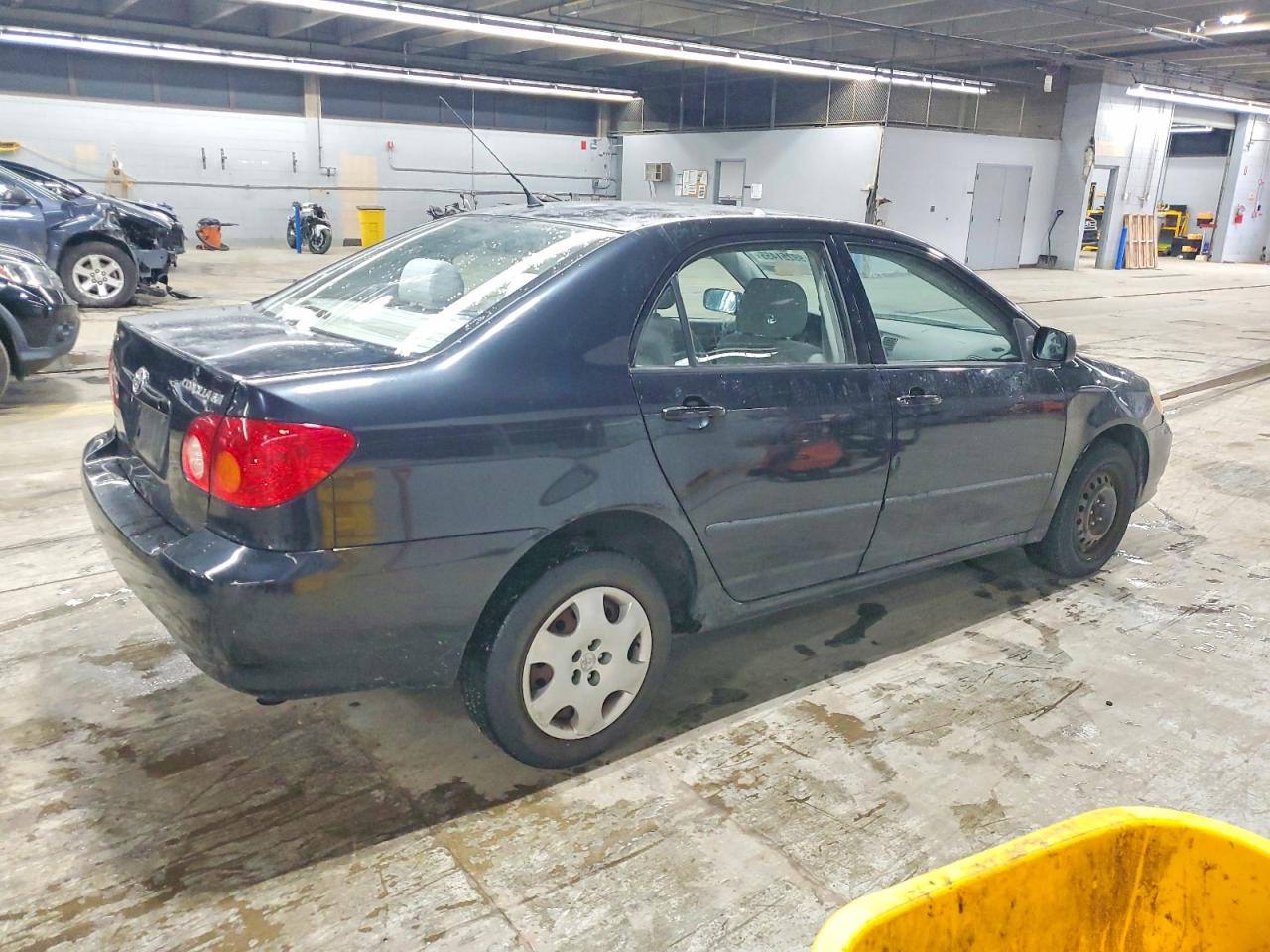 2004 TOYOTA COROLLA CE photo 3
