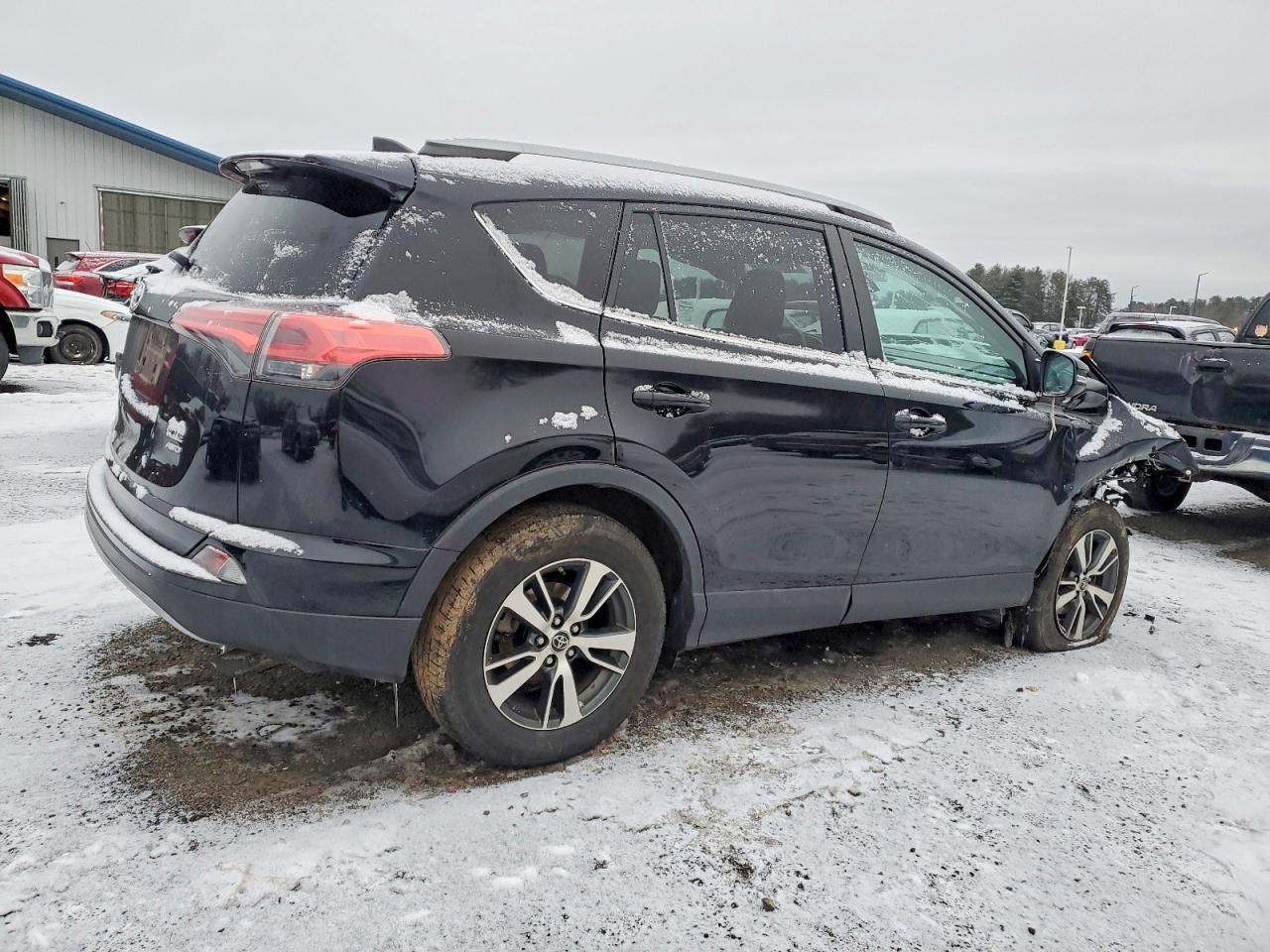 2018 TOYOTA RAV4 ADVENTURE photo 3