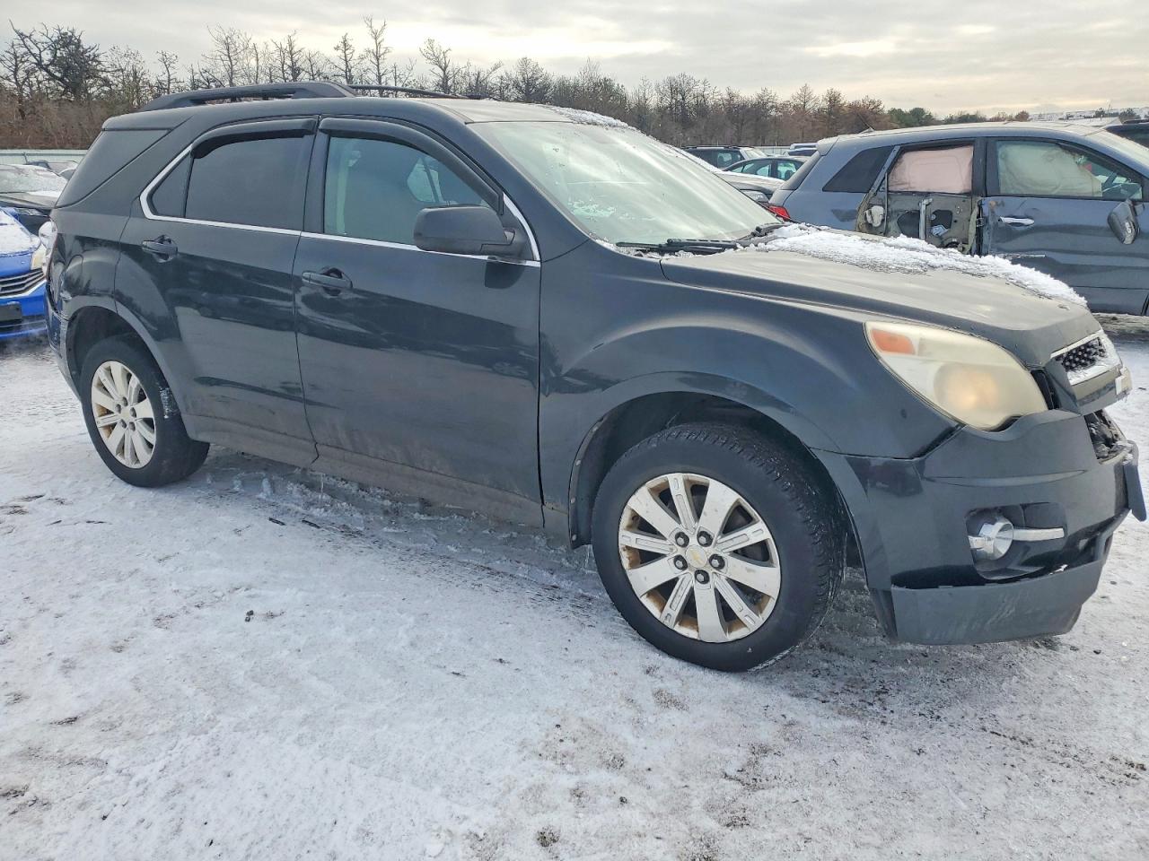 2010 CHEVROLET EQUINOX LT photo 4