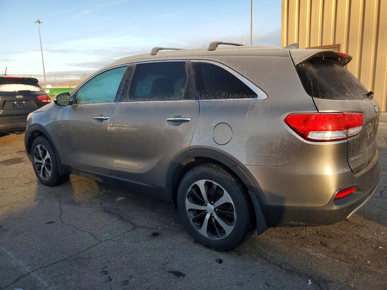 2016 KIA SORENTO EX photo 2