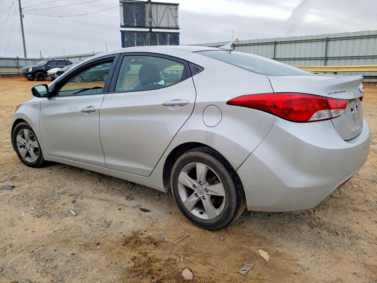 2012 HYUNDAI ELANTRA GLS photo 2