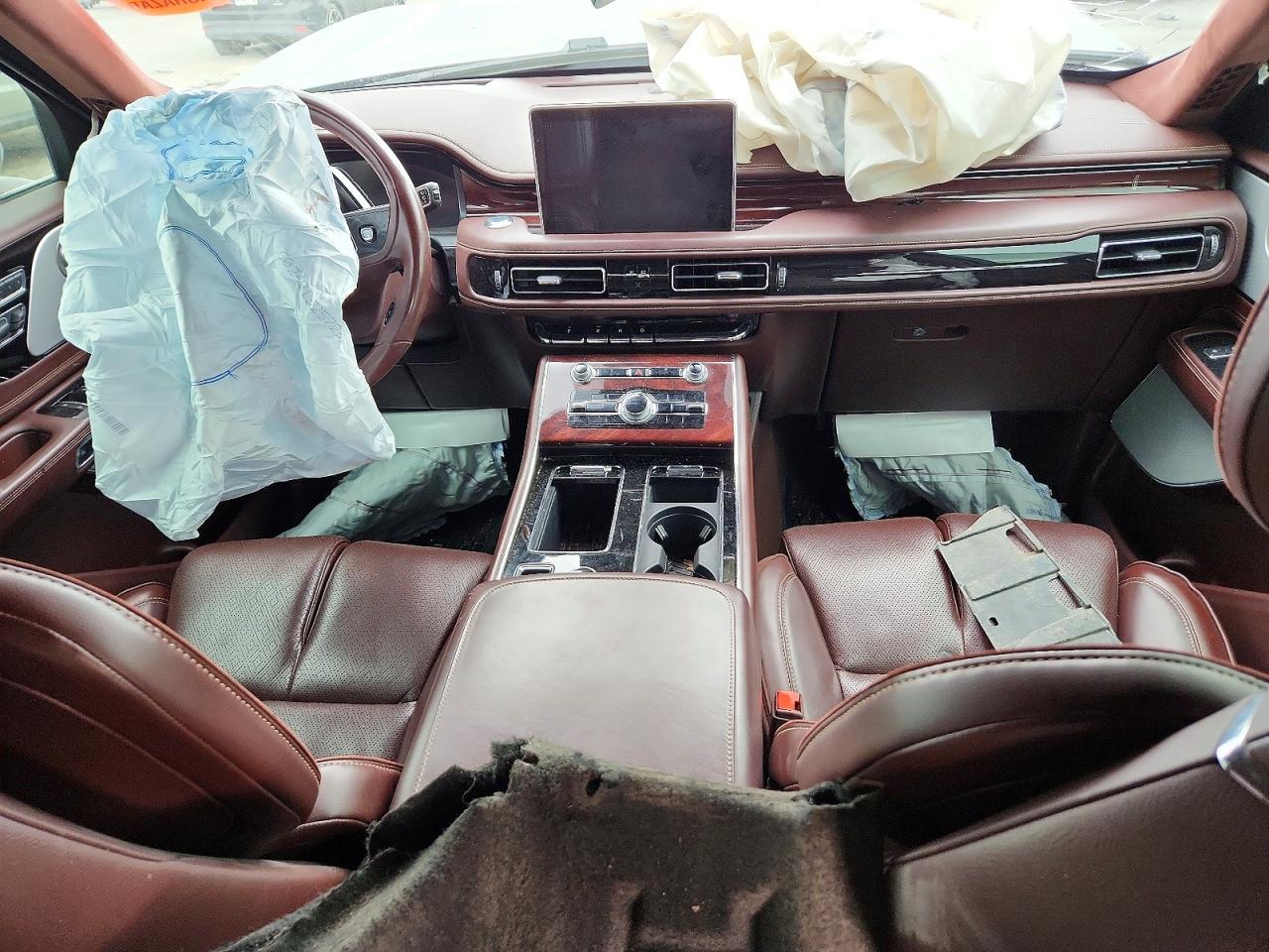 2020 LINCOLN AVIATOR BLACK LABEL photo 8