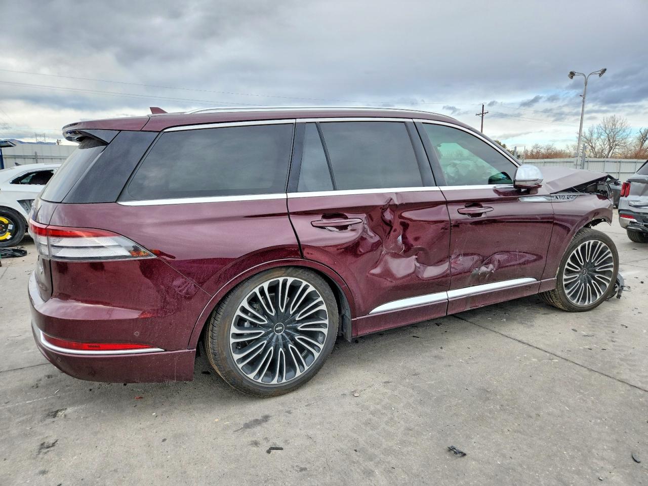 2020 LINCOLN AVIATOR BLACK LABEL photo 3