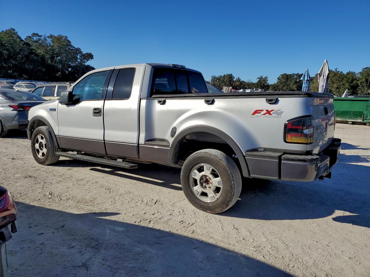 2004 FORD F150 photo 2