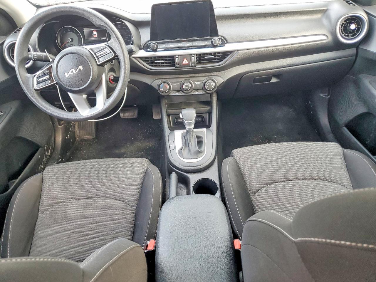 2023 KIA FORTE photo 8