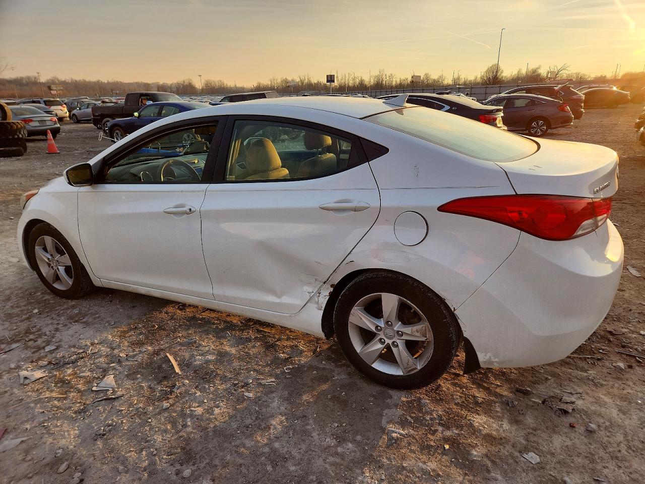 2013 HYUNDAI ELANTRA GLS photo 2
