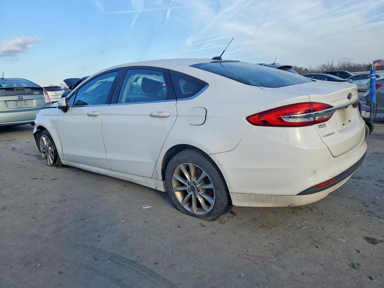 2017 FORD FUSION SE photo 2