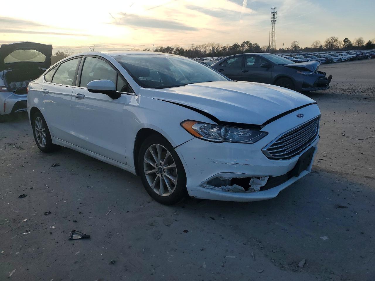 2017 FORD FUSION SE photo 4