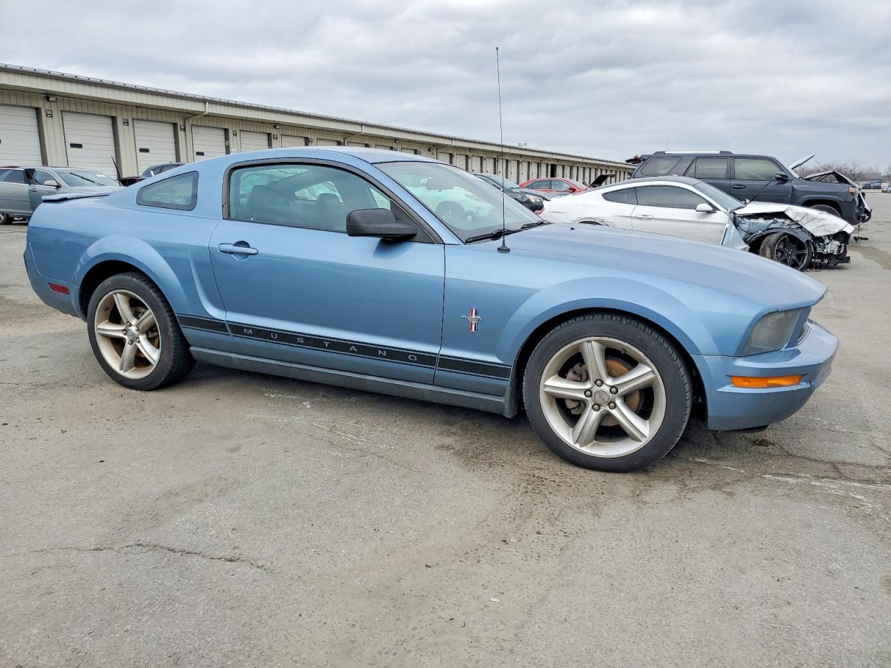 2007 FORD MUSTANG photo 4