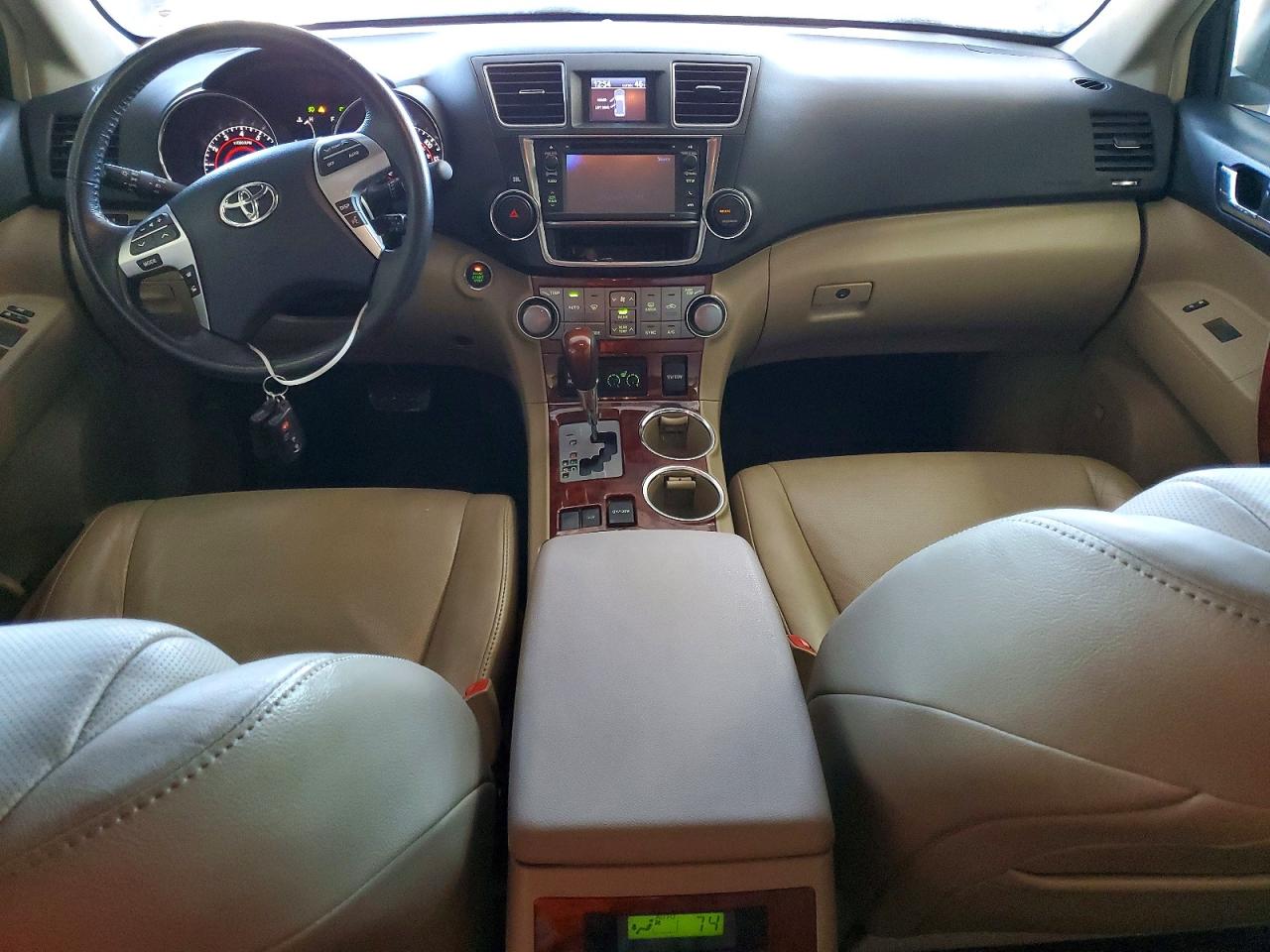 2013 TOYOTA HIGHLANDER LIMITED photo 8