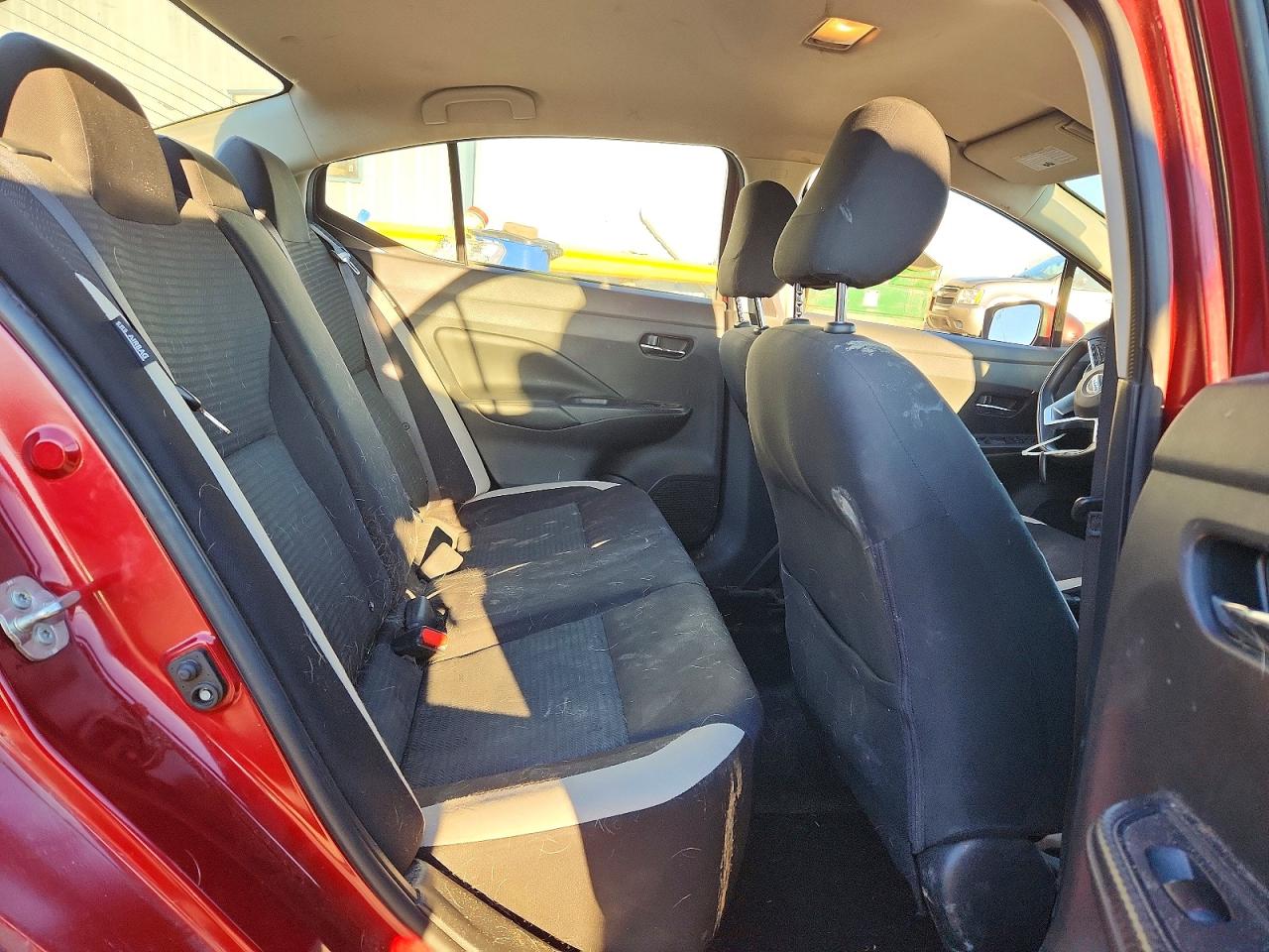 2020 NISSAN VERSA SV photo 10