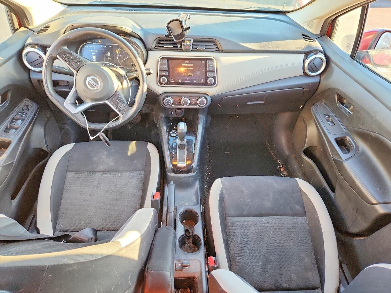 2020 NISSAN VERSA SV photo 8