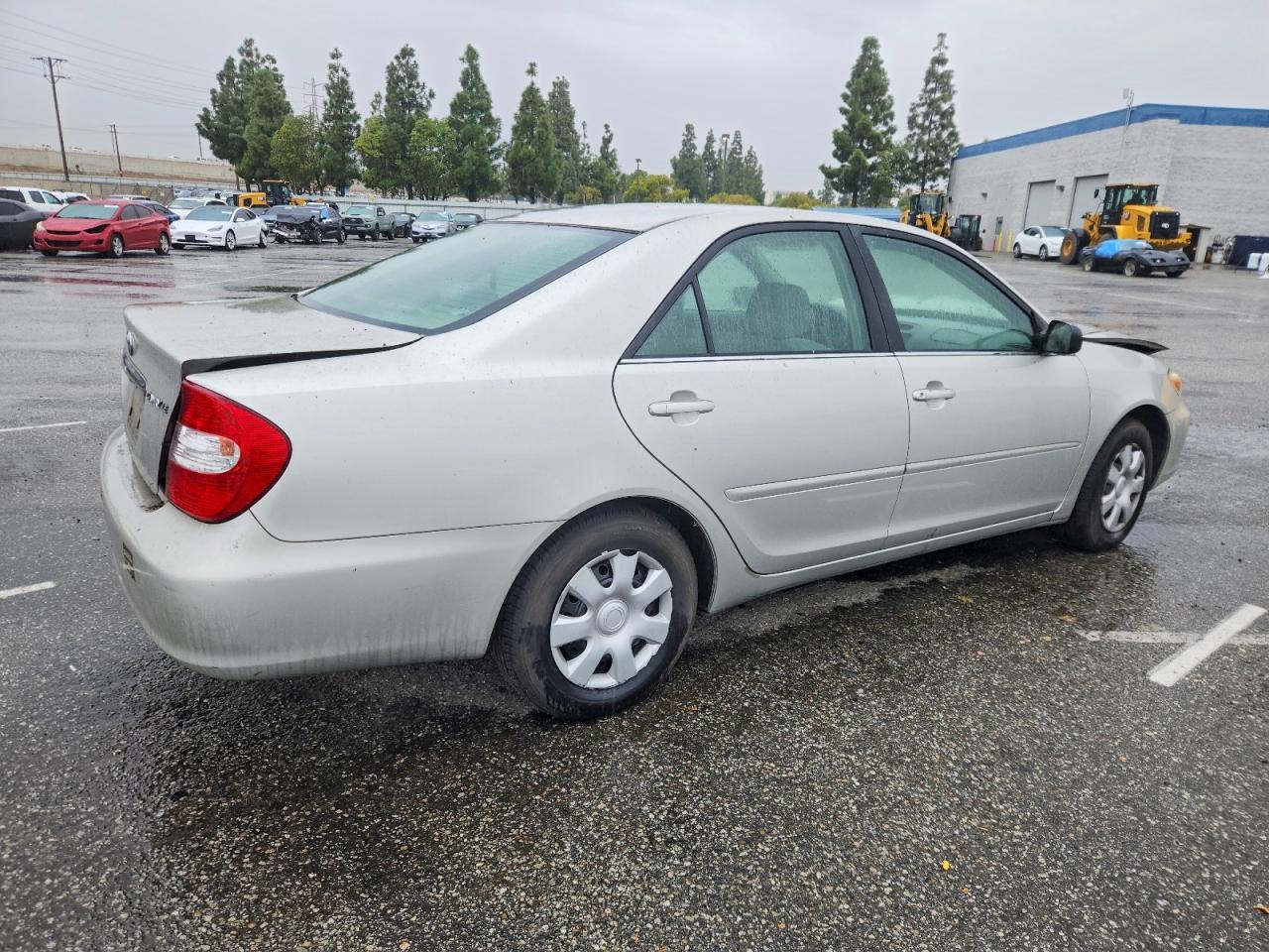 2003 TOYOTA CAMRY LE photo 3